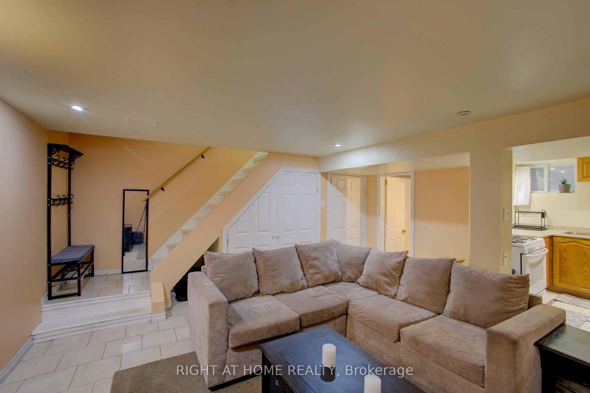 Photo 21 of 3 Newton Drive, Orangeville — HOMEH
