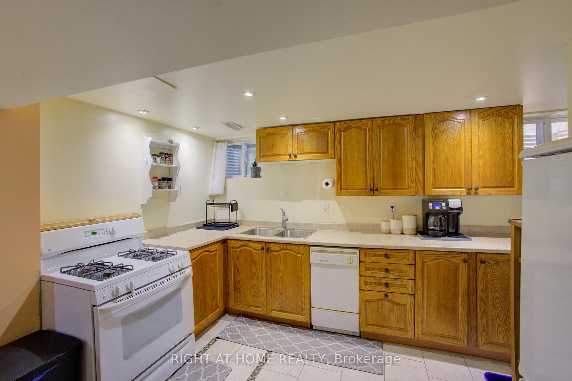 Photo 24 of 3 Newton Drive, Orangeville — HOMEH