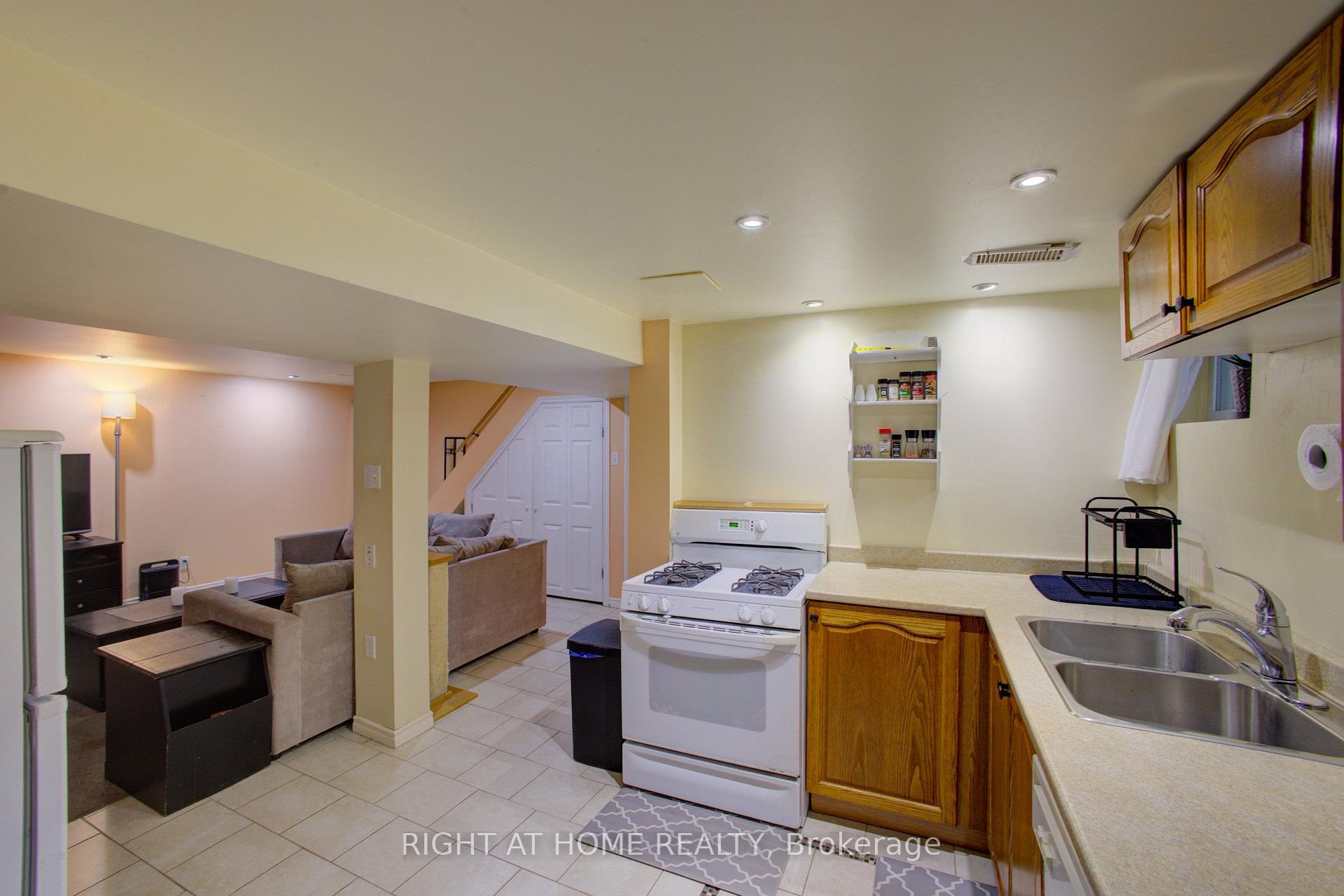 Photo 26 of 3 Newton Drive, Orangeville — HOMEH