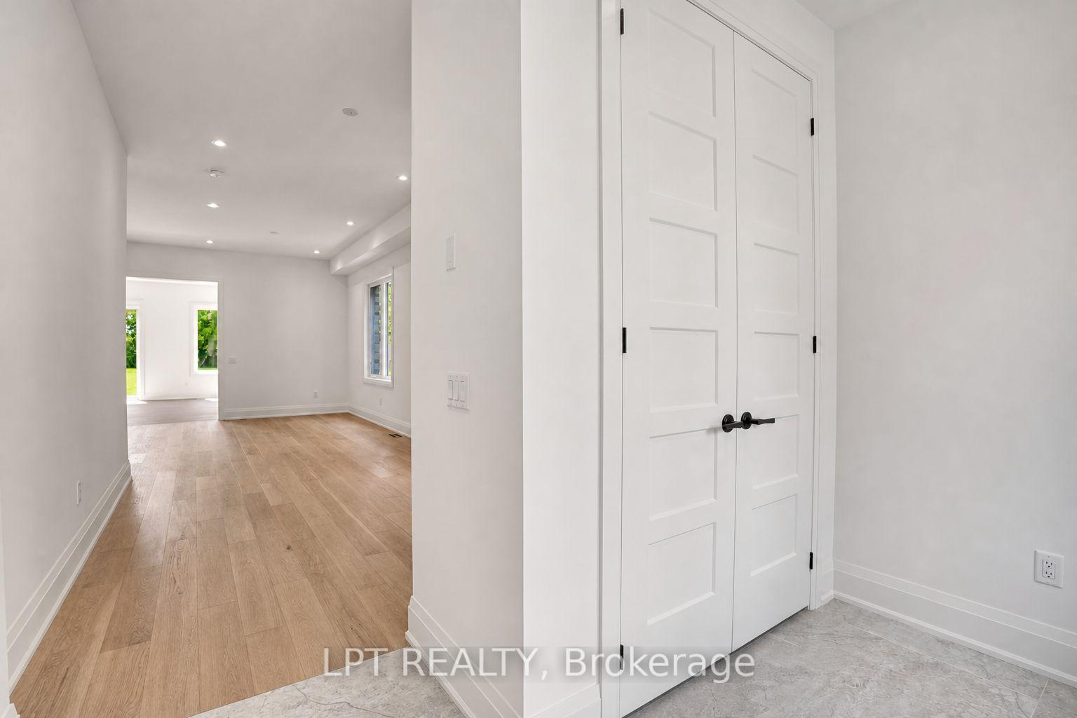 Photo 7 of 3 Richmond Park Drive, Georgina, Keswick North — HOMEH