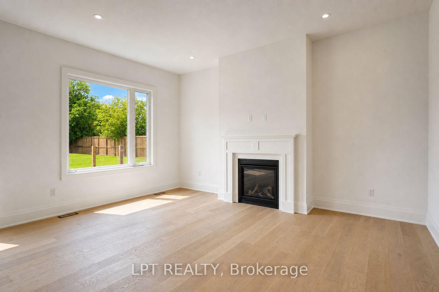 Photo 11 of 3 Richmond Park Drive, Georgina, Keswick North — HOMEH