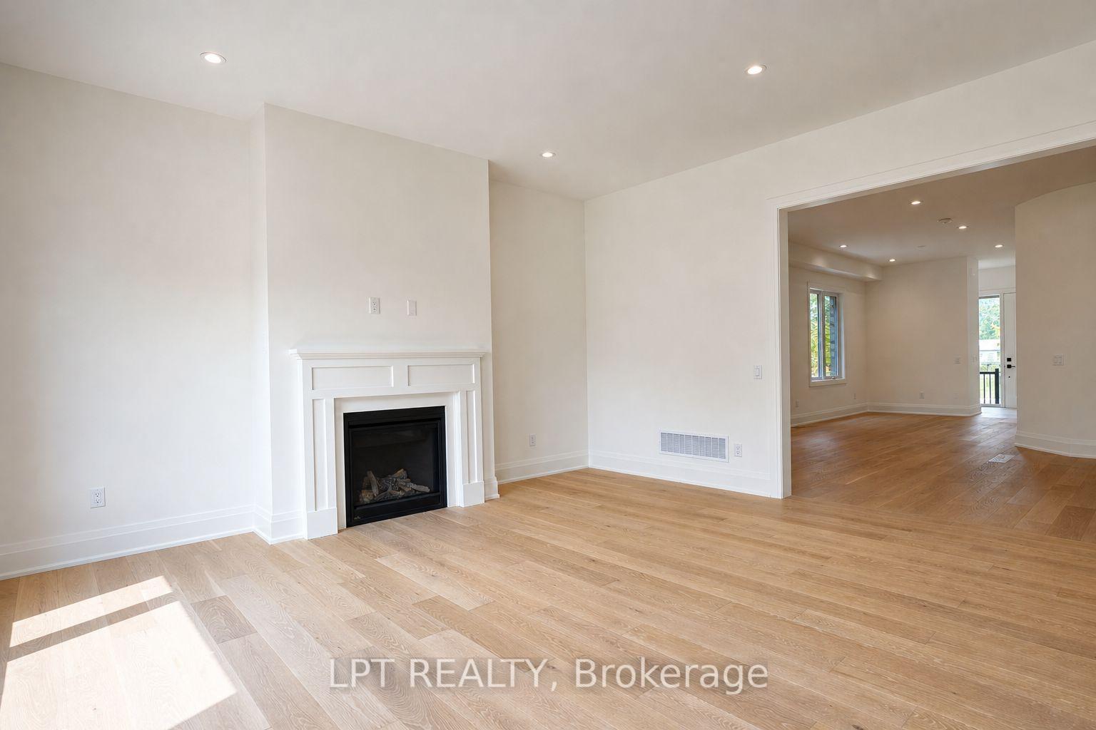 Photo 12 of 3 Richmond Park Drive, Georgina, Keswick North — HOMEH