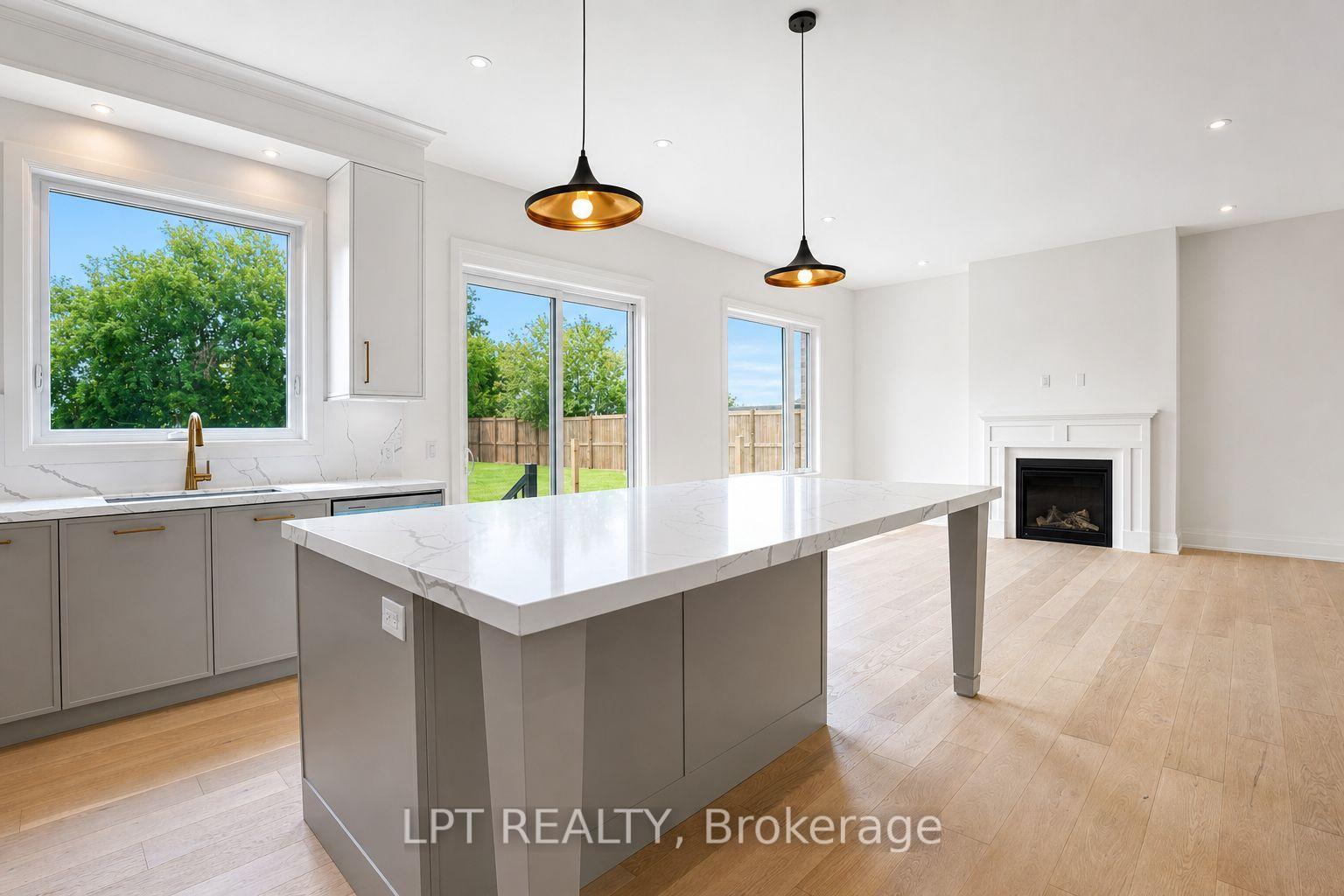 Photo 16 of 3 Richmond Park Drive, Georgina, Keswick North — HOMEH