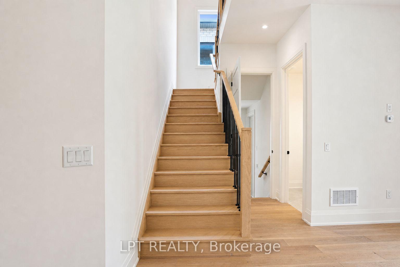 Photo 22 of 3 Richmond Park Drive, Georgina, Keswick North — HOMEH
