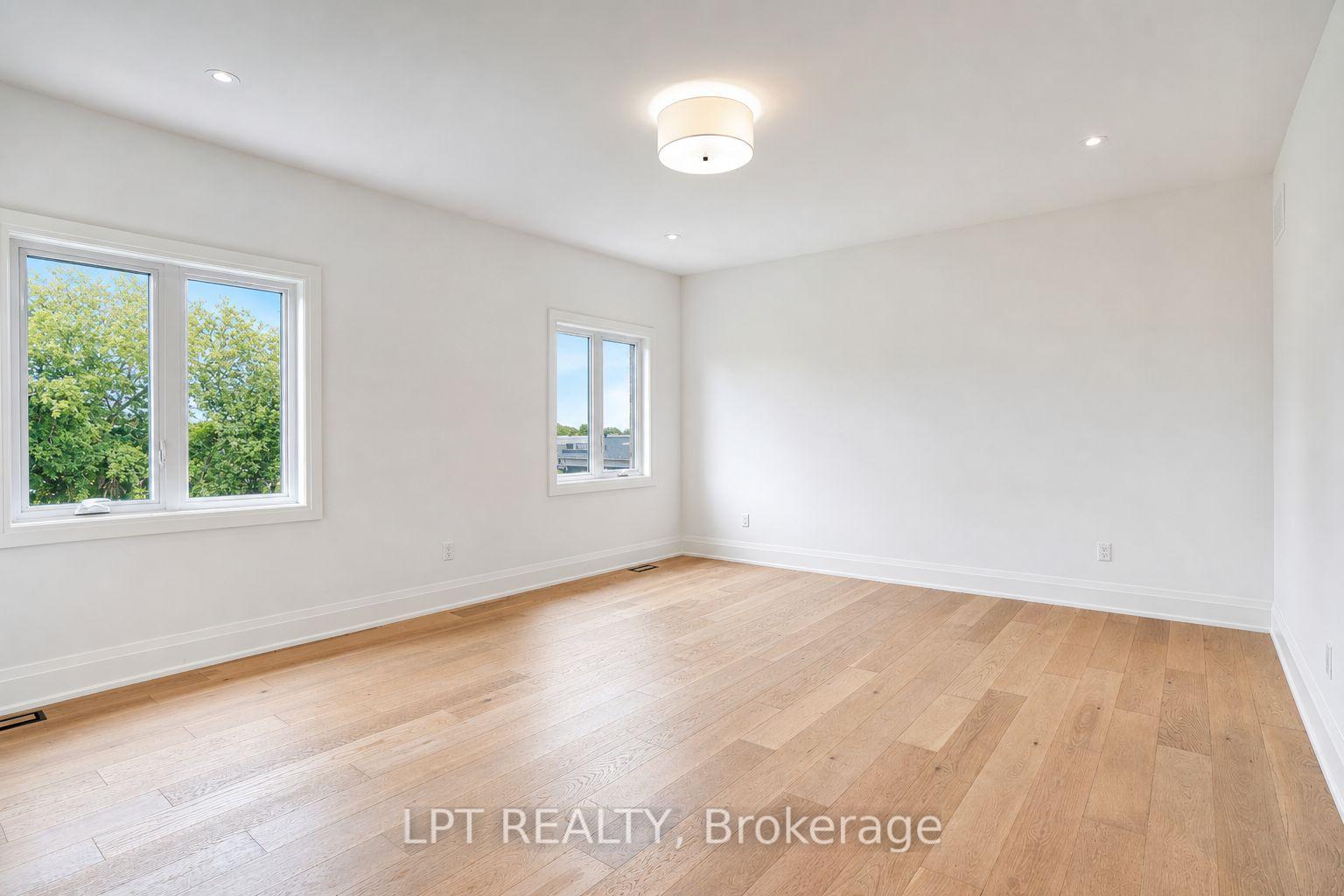Photo 26 of 3 Richmond Park Drive, Georgina, Keswick North — HOMEH