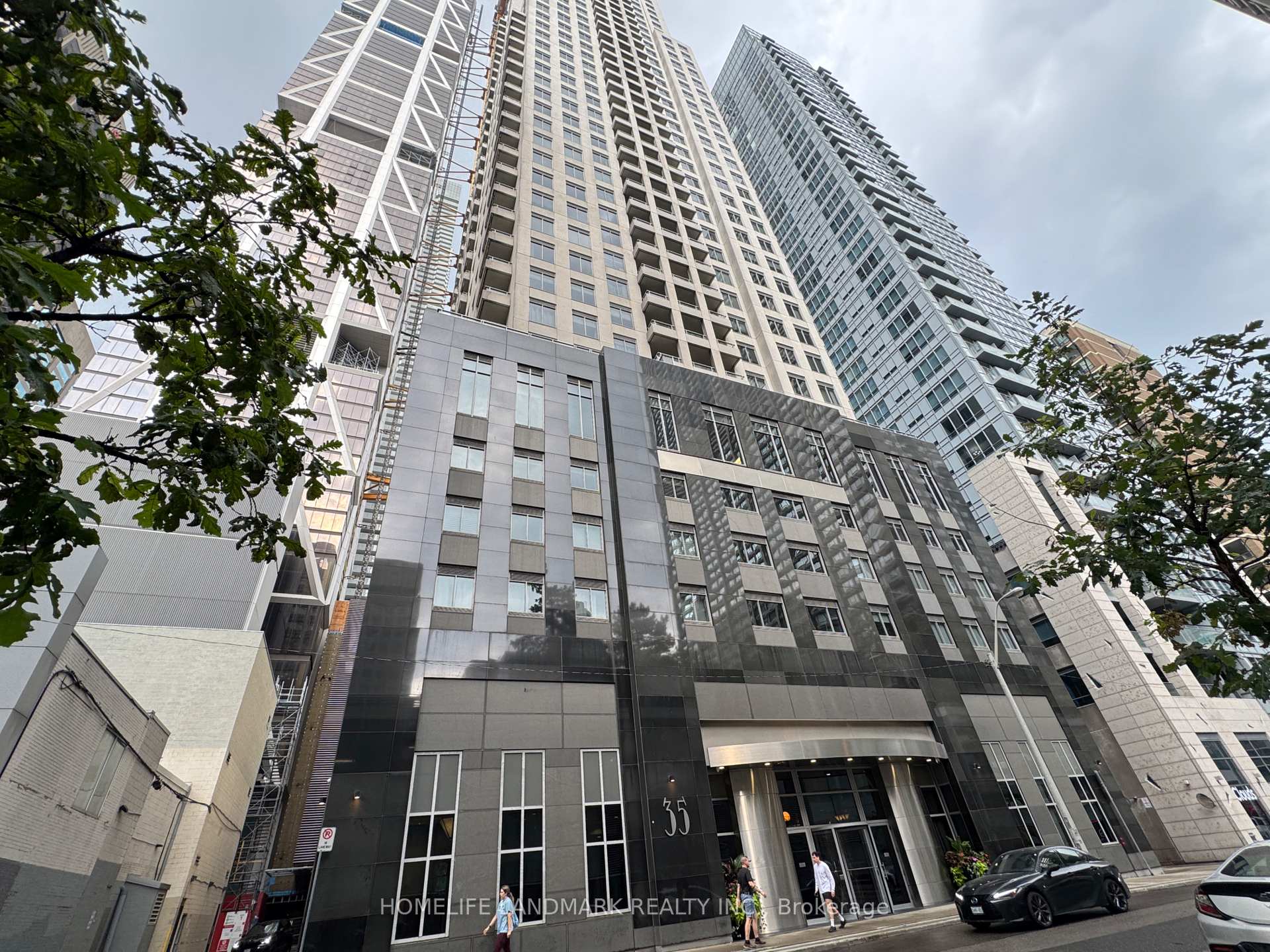 Photo of Unit 501, 35 Balmuto Street