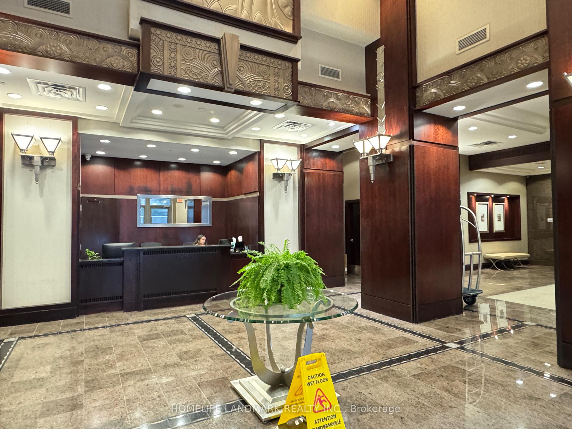 Photo 4 of Unit 501, 35 Balmuto Street, Toronto, Bay Street Corridor — HOMEH