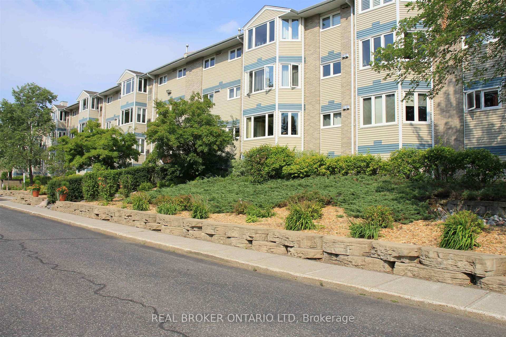 Photo of Unit 320, 500 Toledo Street