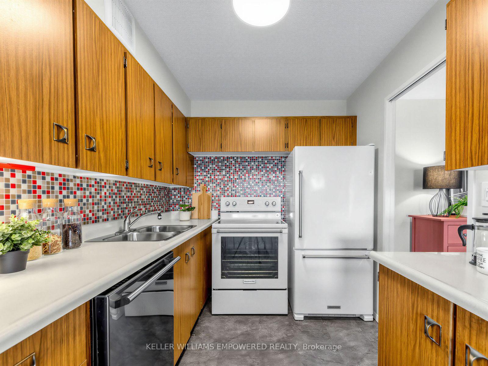 Photo 17 of Unit 409, 270 Scarlett Road, Toronto, Rockcliffe-Smythe — HOMEH