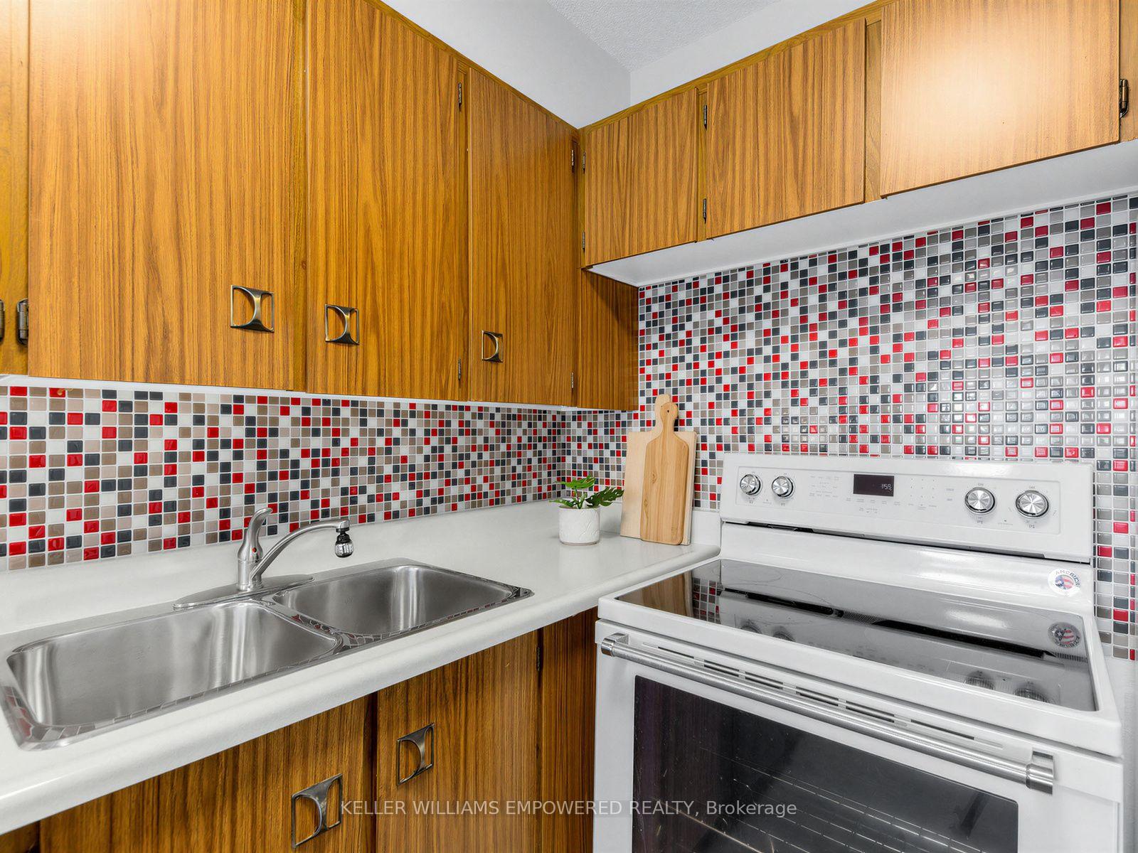 Photo 18 of Unit 409, 270 Scarlett Road, Toronto, Rockcliffe-Smythe — HOMEH