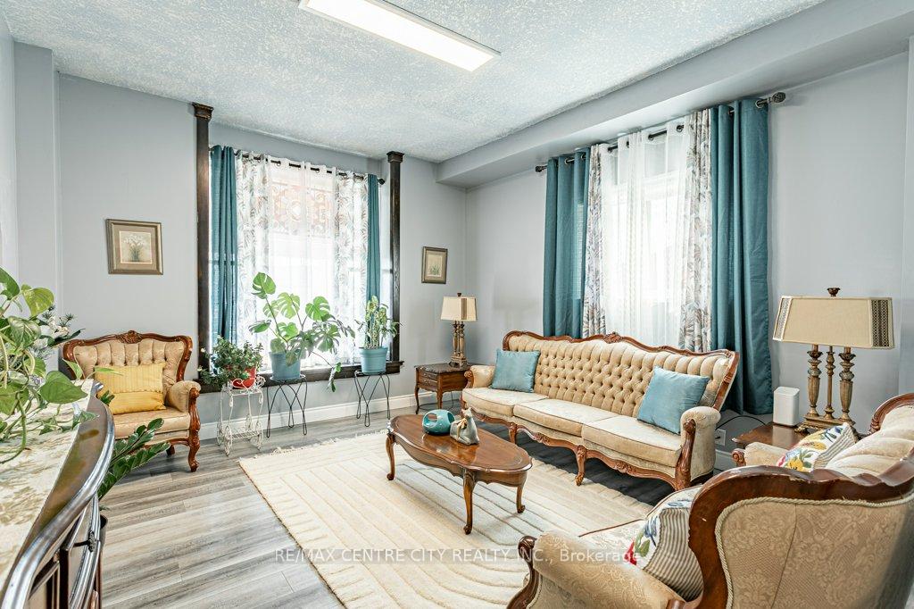 Photo 7 of 52 Princess Avenue, St. Thomas — HOMEH