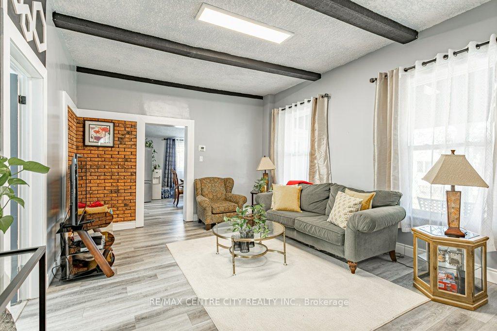 Photo 9 of 52 Princess Avenue, St. Thomas — HOMEH