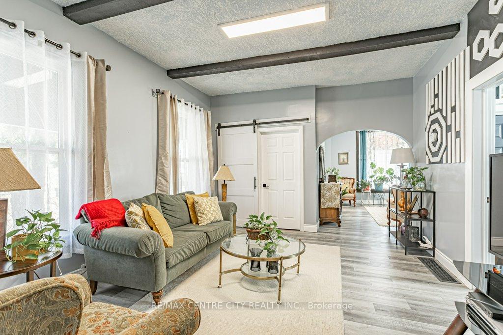 Photo 10 of 52 Princess Avenue, St. Thomas — HOMEH