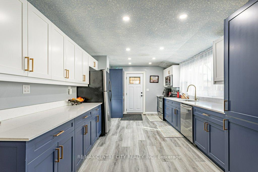 Photo 12 of 52 Princess Avenue, St. Thomas — HOMEH