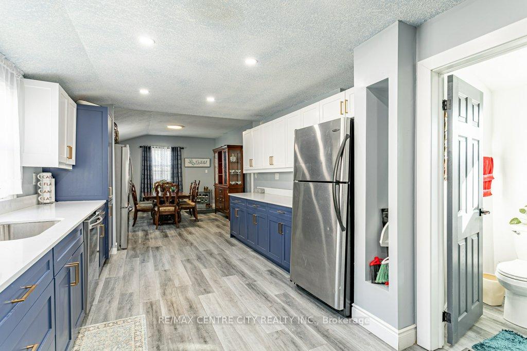 Photo 14 of 52 Princess Avenue, St. Thomas — HOMEH