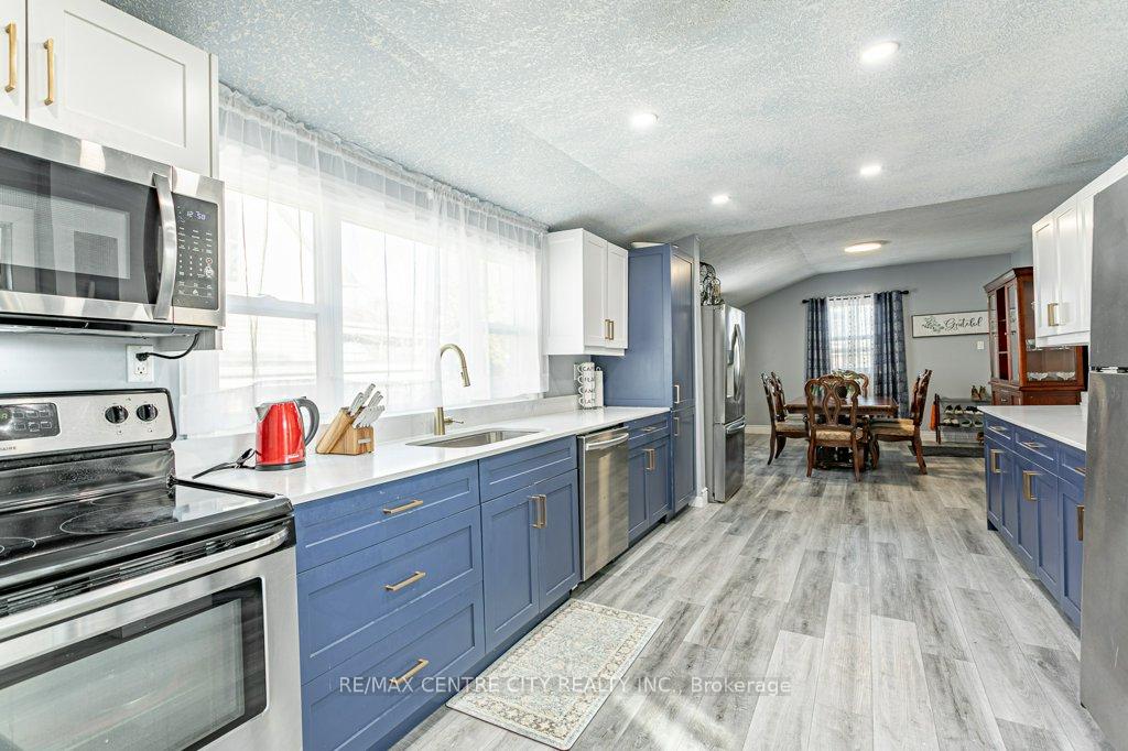 Photo 15 of 52 Princess Avenue, St. Thomas — HOMEH