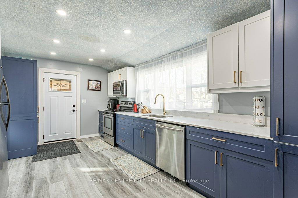Photo 17 of 52 Princess Avenue, St. Thomas — HOMEH