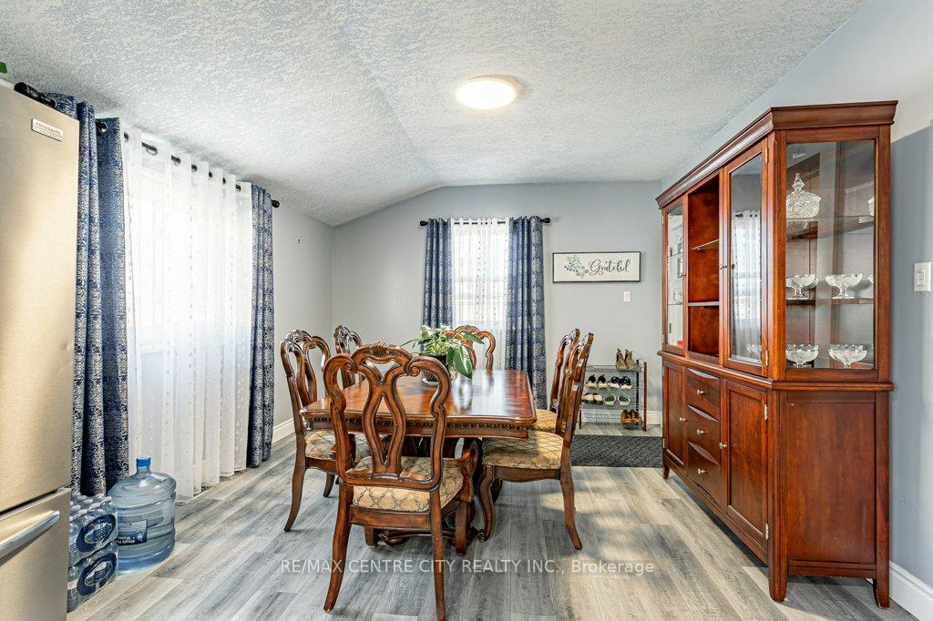 Photo 18 of 52 Princess Avenue, St. Thomas — HOMEH
