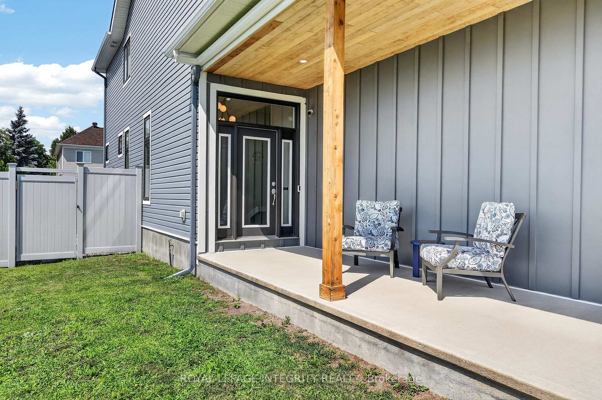 Photo 4 of 501 Cannes Crescent, Ottawa, Avalon East — HOMEH