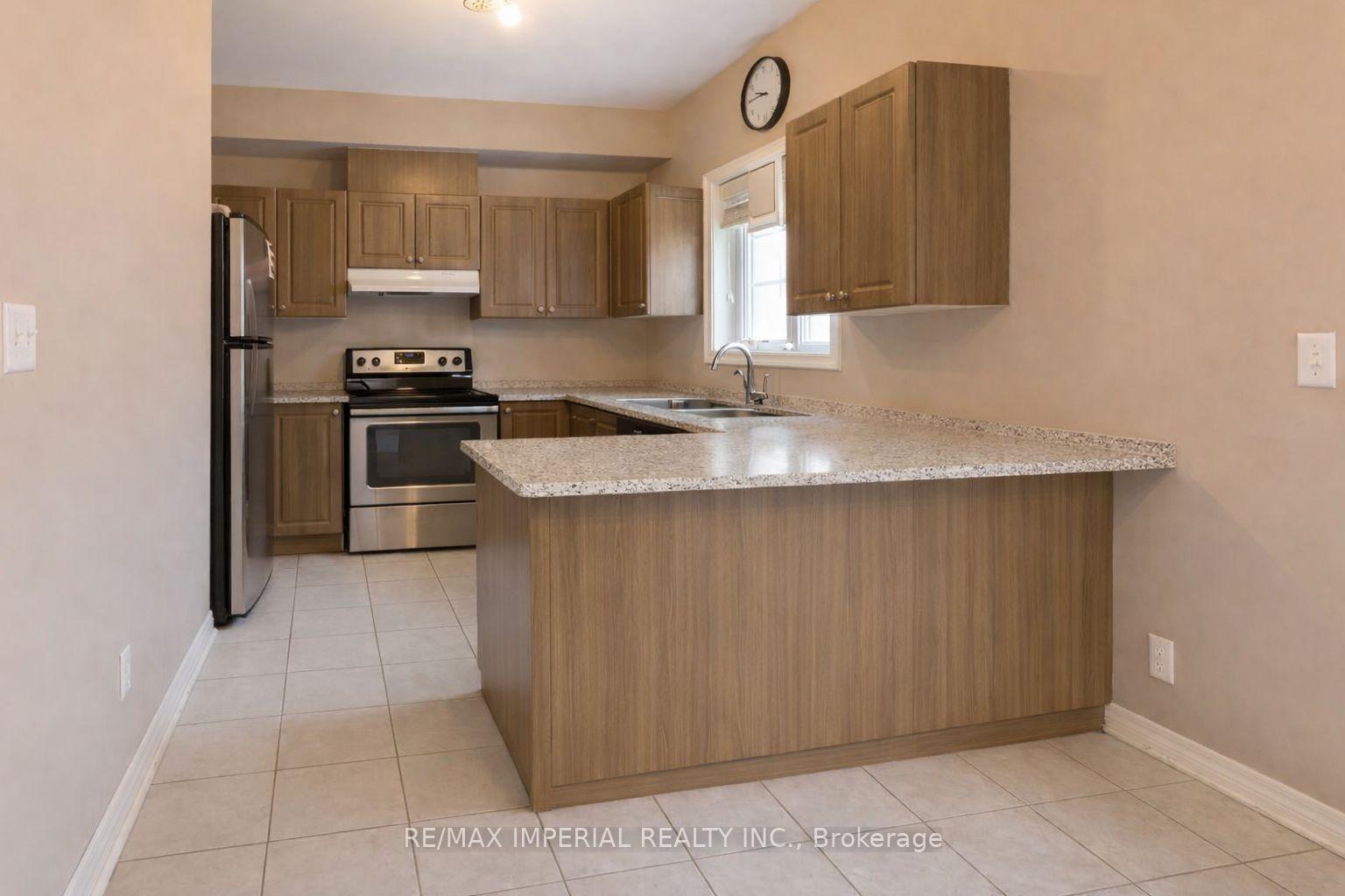 Photo 5 of 37 Carnahan Terrace, Toronto, East End-Danforth — HOMEH