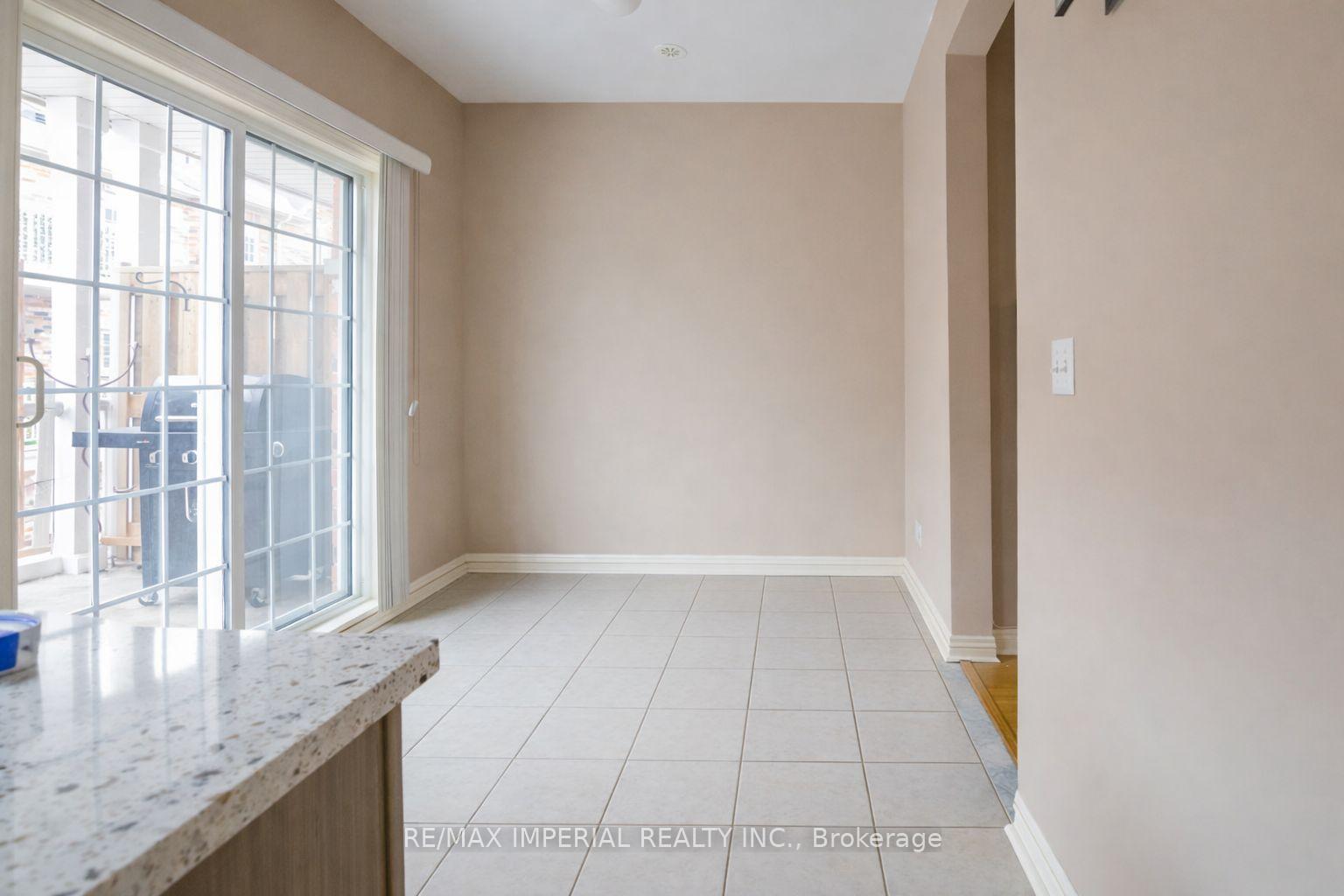 Photo 7 of 37 Carnahan Terrace, Toronto, East End-Danforth — HOMEH