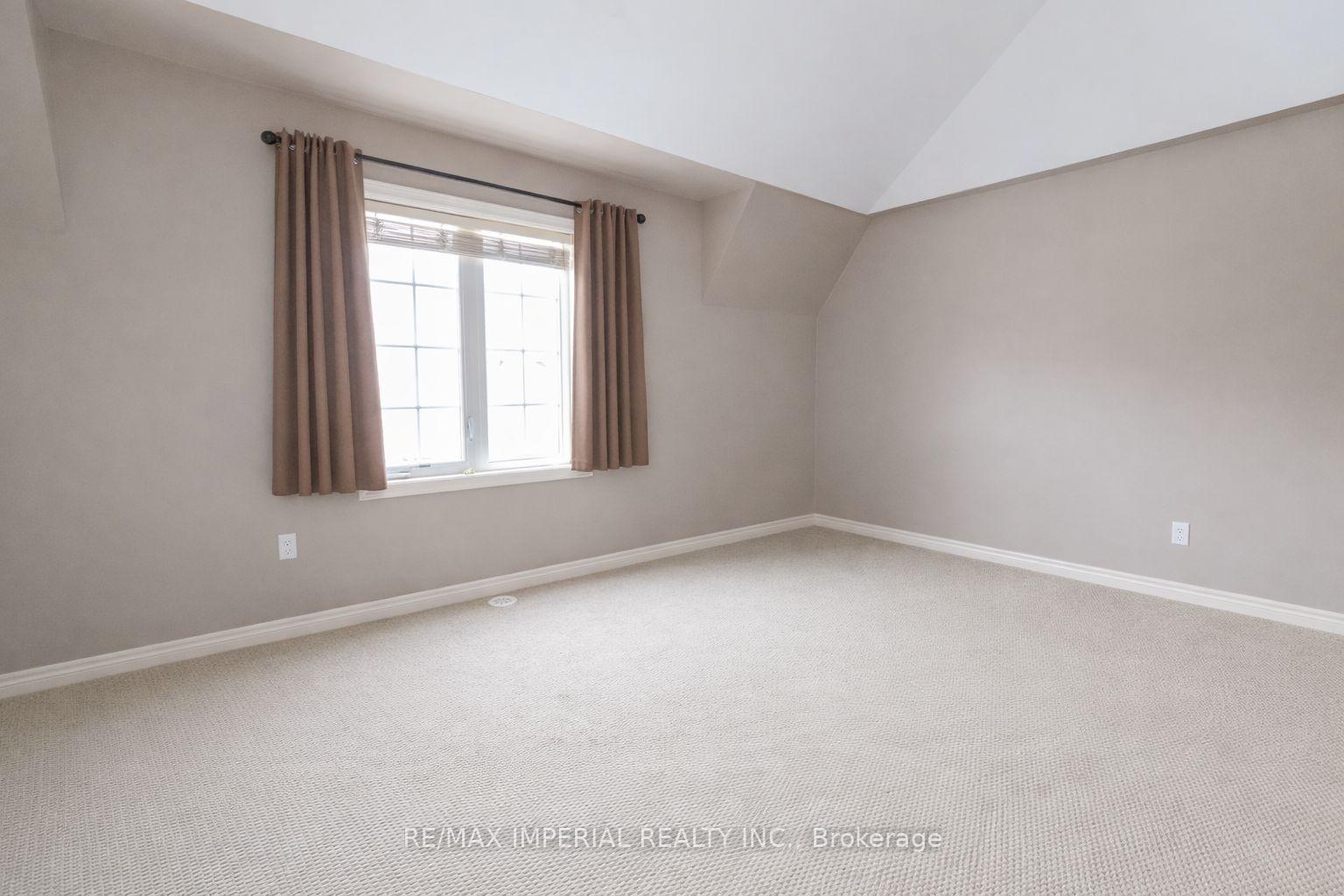 Photo 10 of 37 Carnahan Terrace, Toronto, East End-Danforth — HOMEH
