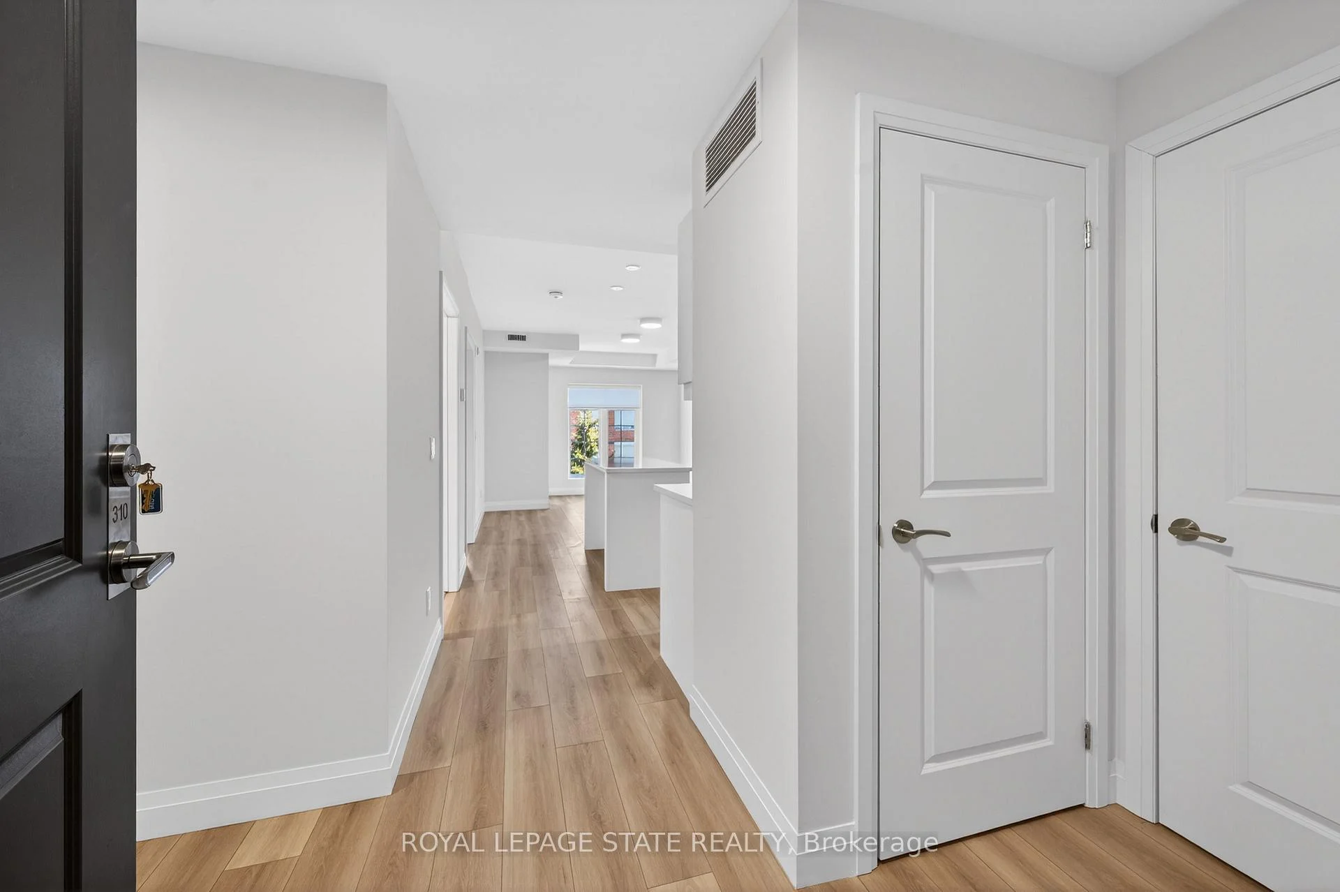 Photo 4 of Unit 310, 153 Wilson Street W, Hamilton, Ancaster — HOMEH