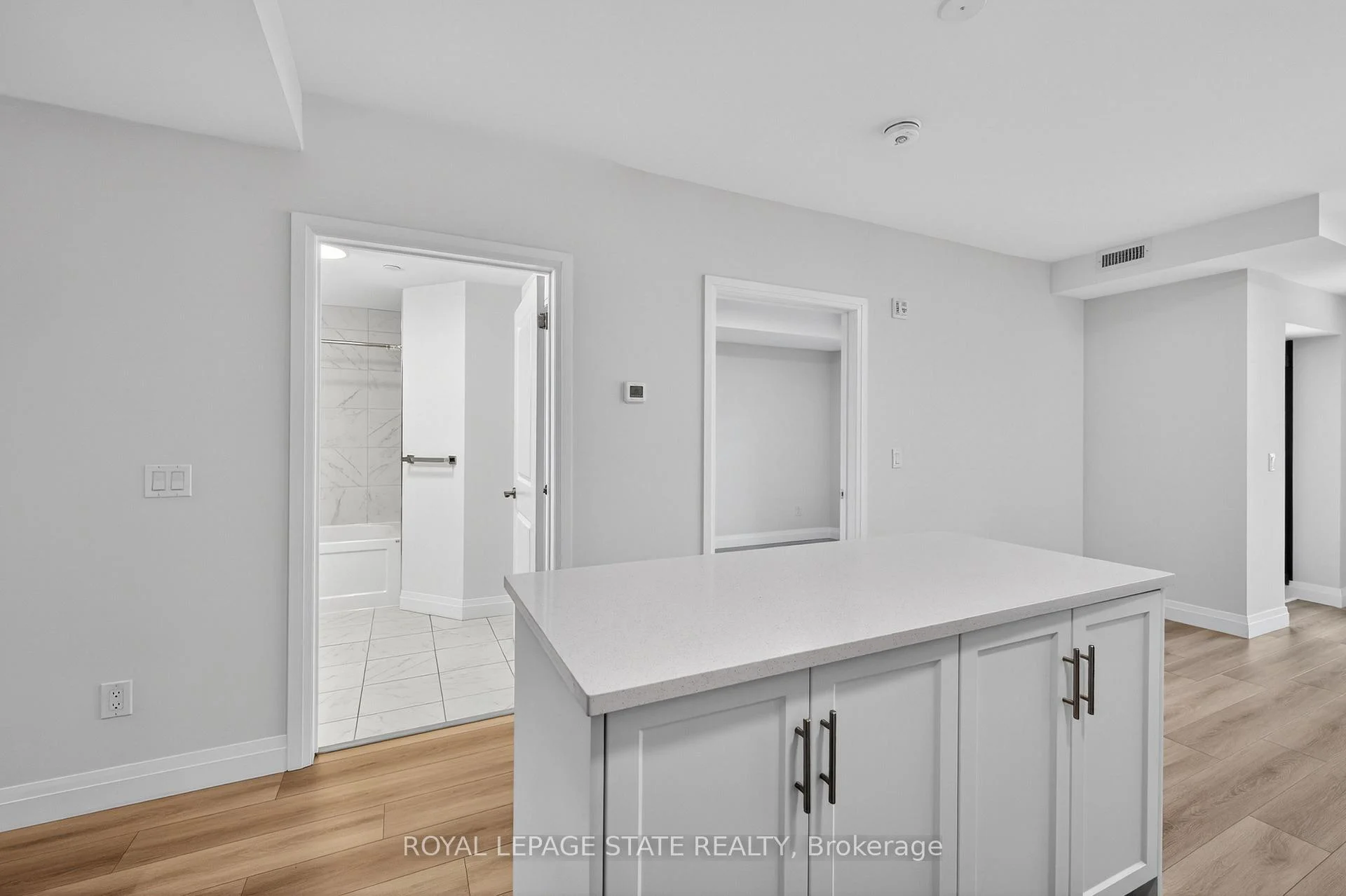 Photo 16 of Unit 310, 153 Wilson Street W, Hamilton, Ancaster — HOMEH