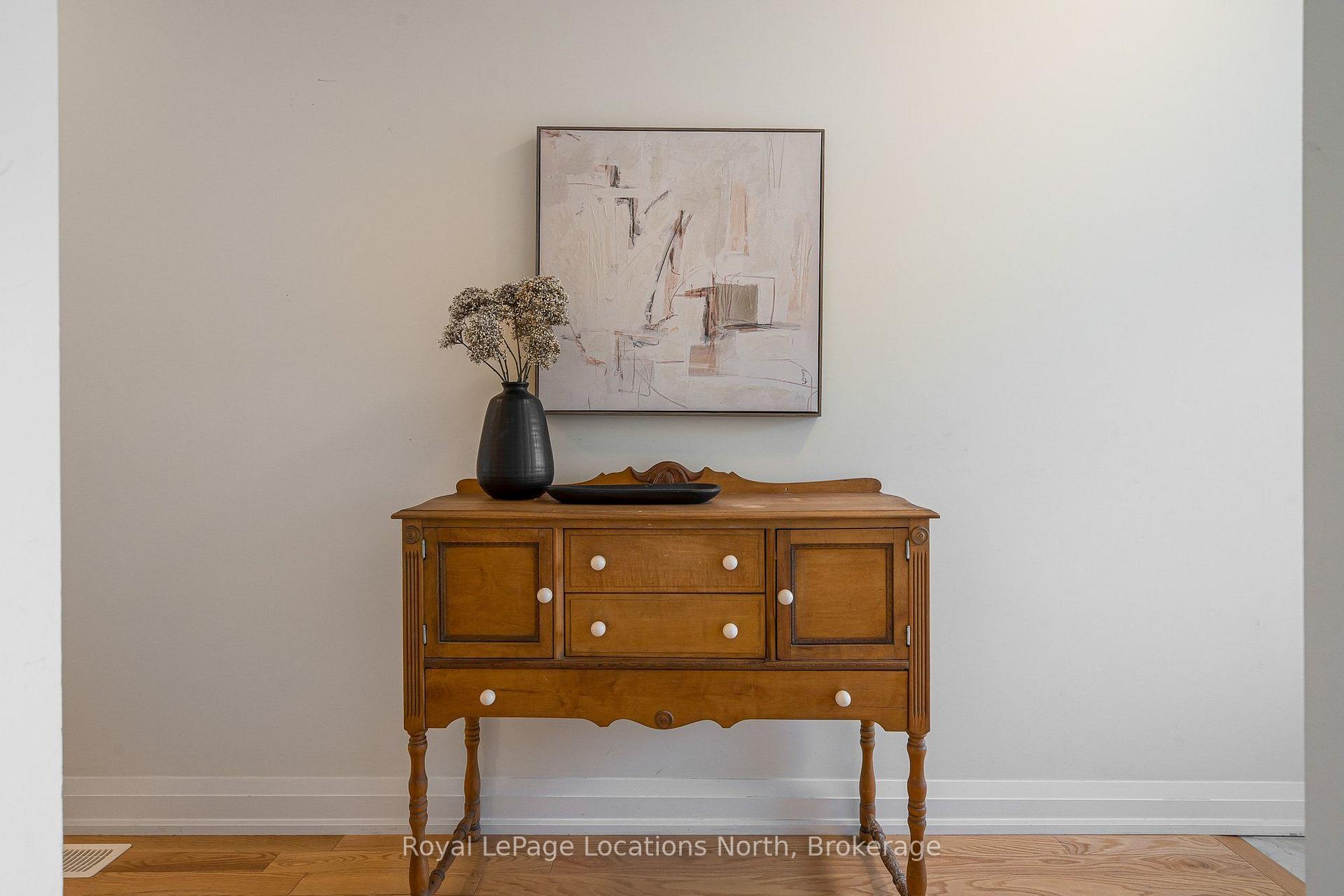 Photo 8 of 81 Kari Crescent, Collingwood — HOMEH