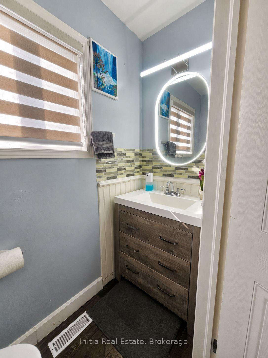 Photo 8 of 34 Bellrock Crescent, London, East D — HOMEH