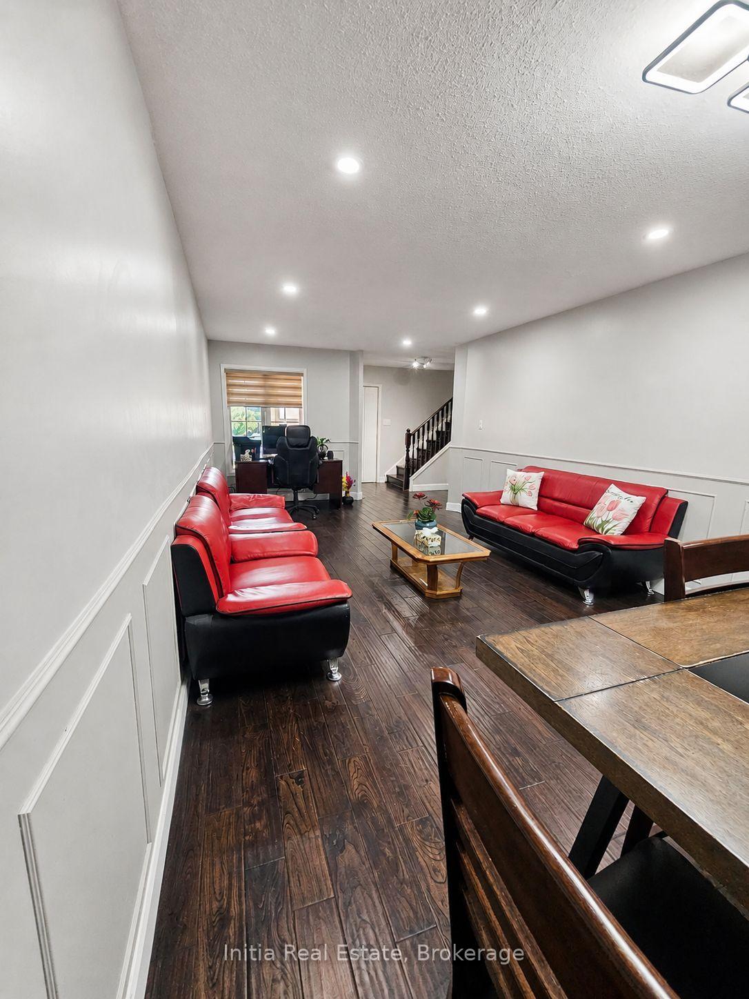 Photo 12 of 34 Bellrock Crescent, London, East D — HOMEH