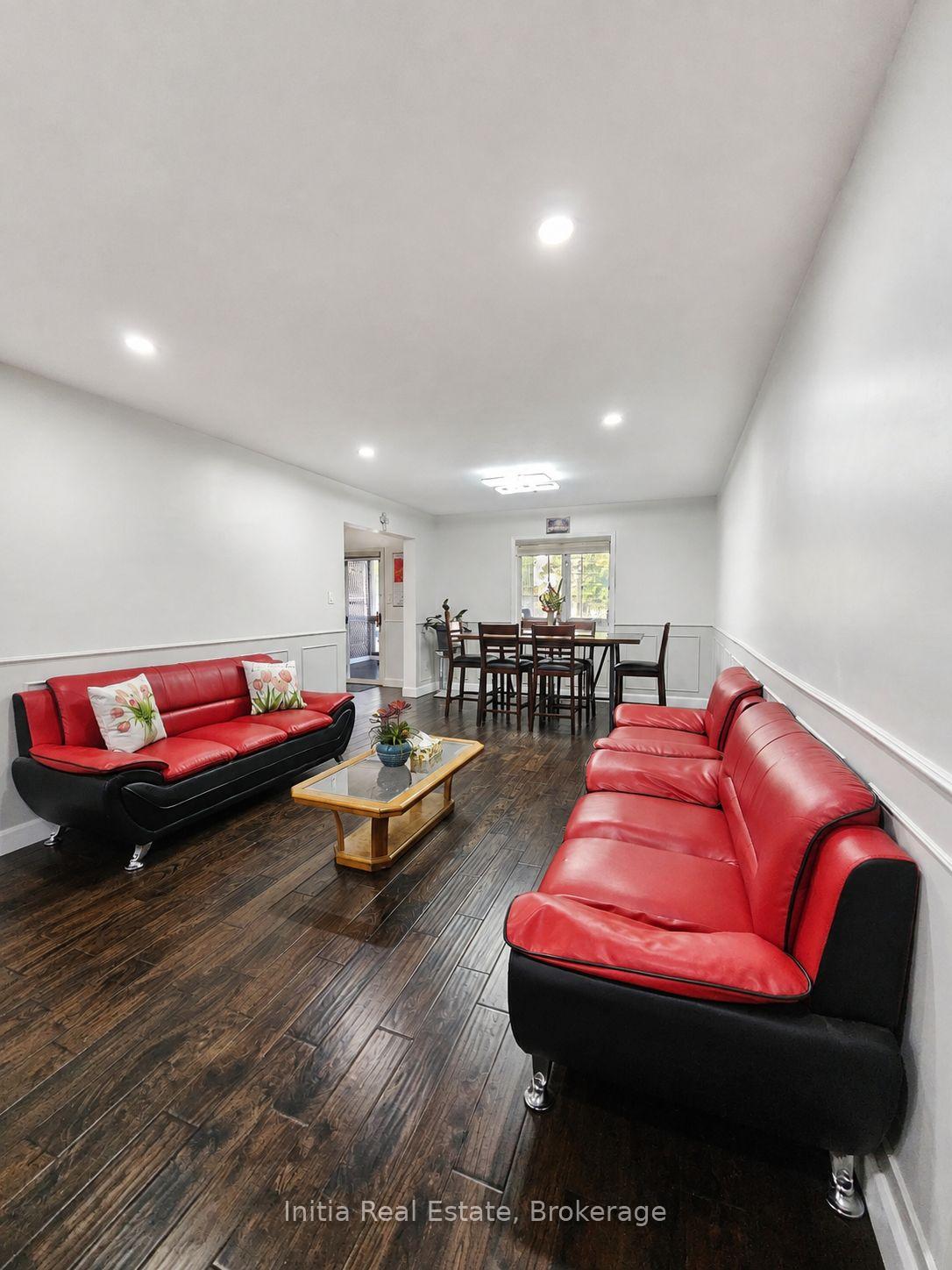 Photo 13 of 34 Bellrock Crescent, London, East D — HOMEH