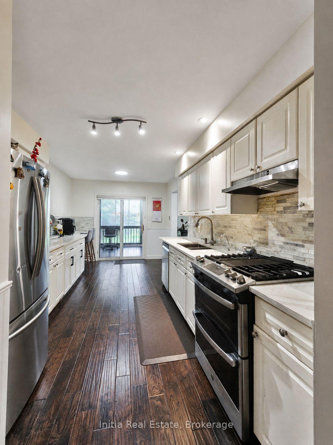 Photo 16 of 34 Bellrock Crescent, London, East D — HOMEH