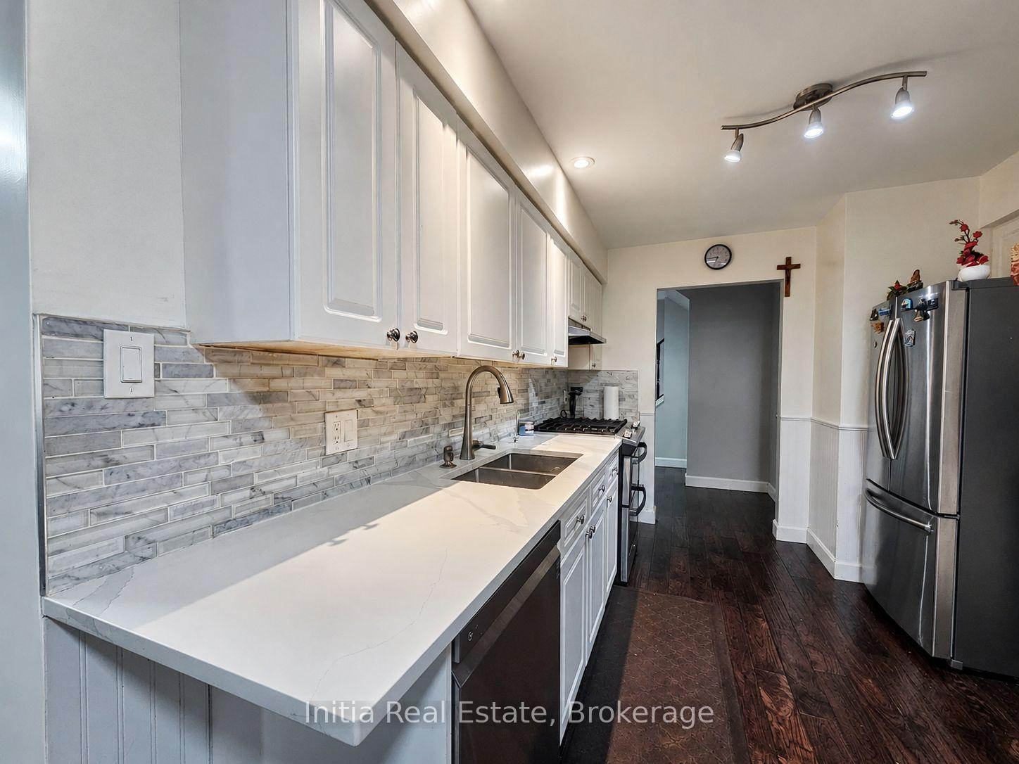 Photo 19 of 34 Bellrock Crescent, London, East D — HOMEH