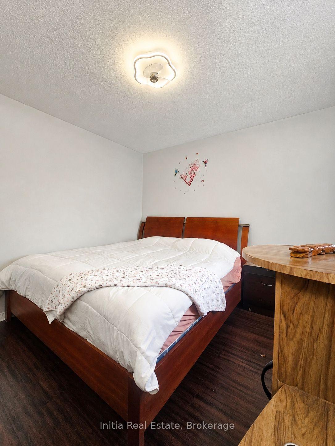 Photo 33 of 34 Bellrock Crescent, London, East D — HOMEH