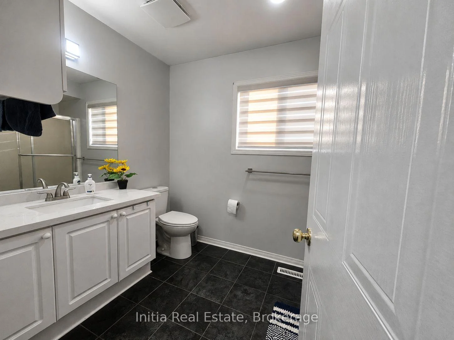 Photo 2 of 34 Bellrock Crescent, London, East D — HOMEH