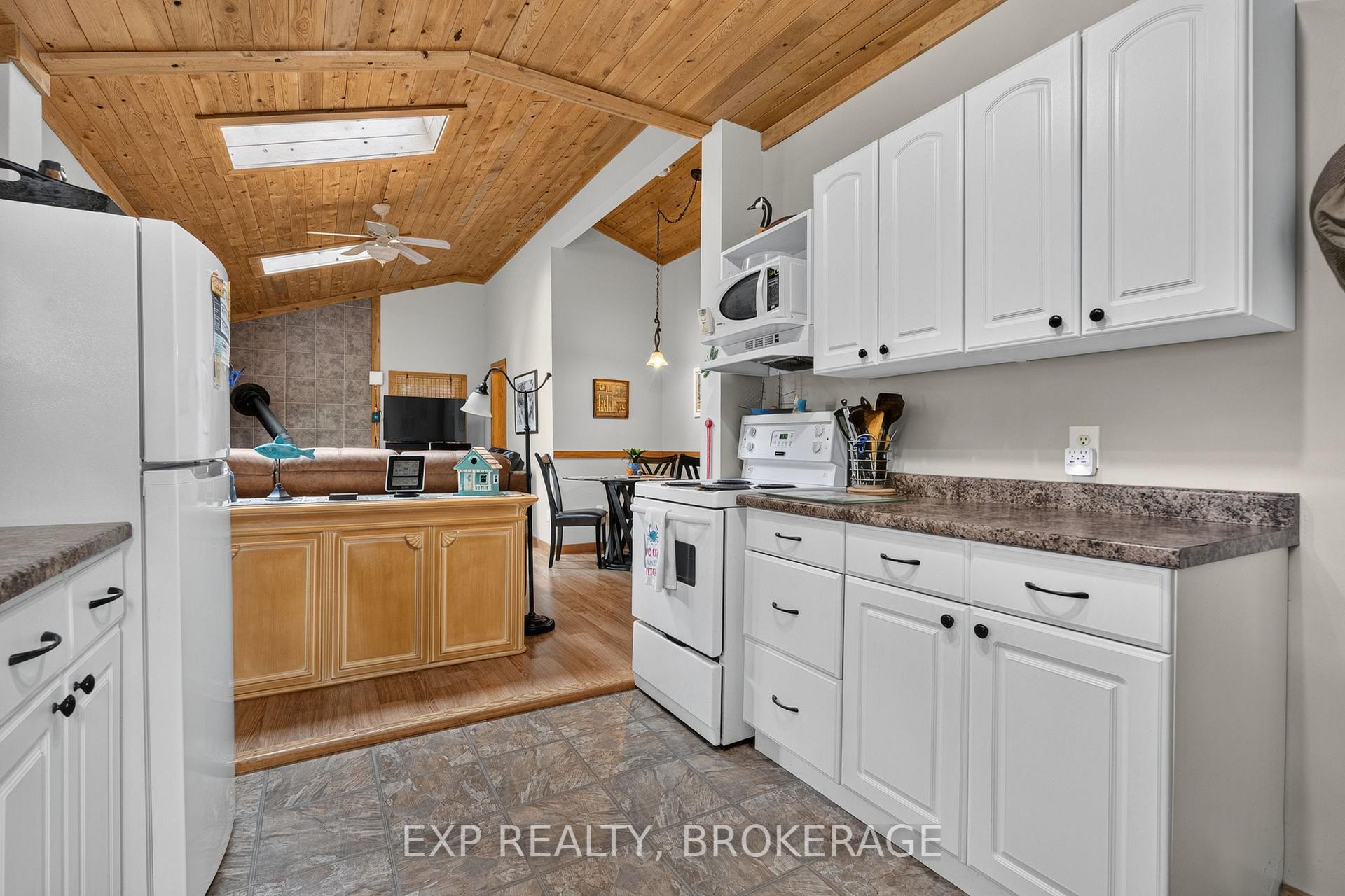 Photo 10 of 5505 Rideau Road, Frontenac, Frontenac South — HOMEH