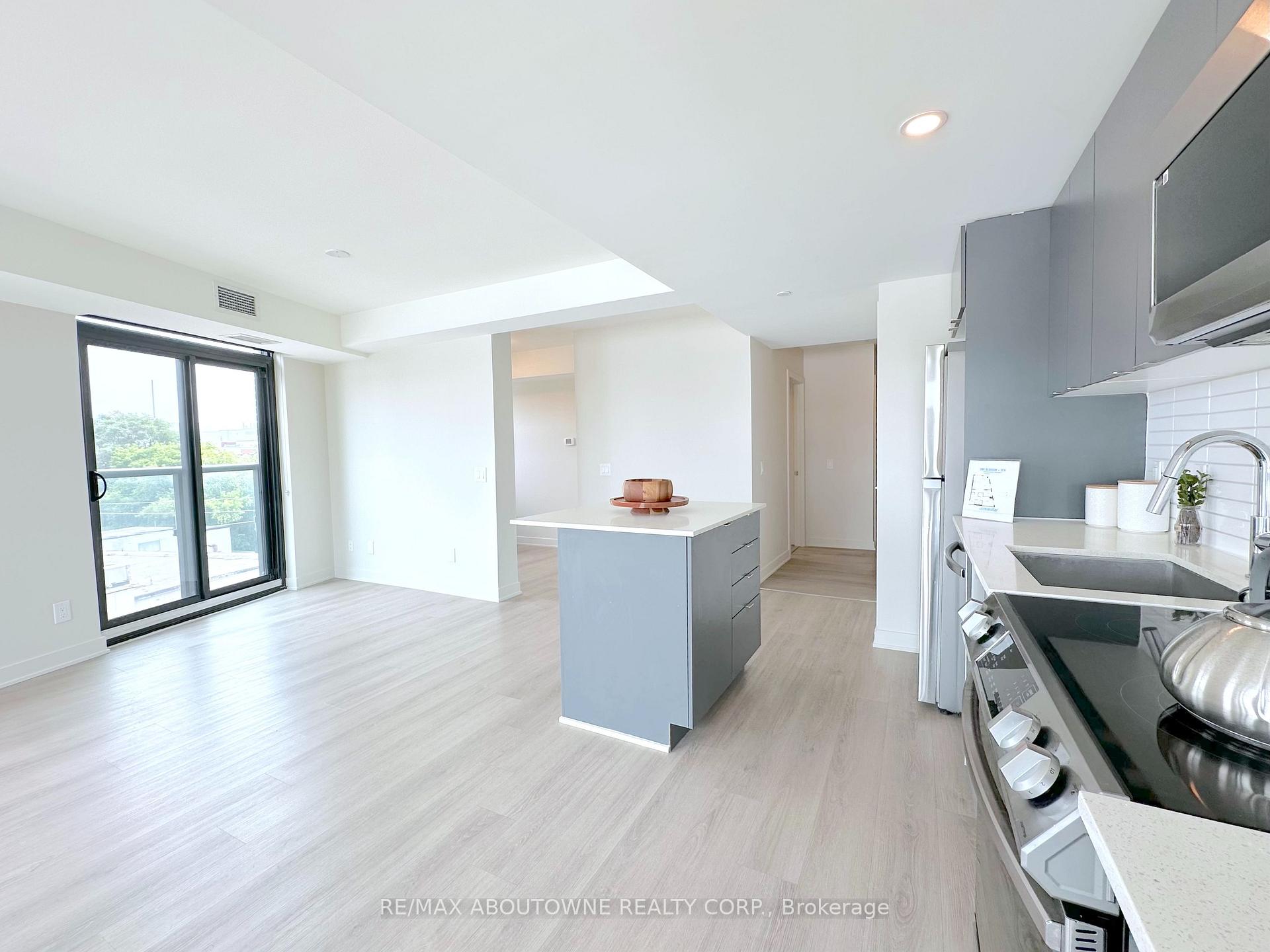 Photo 2 of Unit 521, 3385 Dundas Street W, Toronto, Runnymede-Bloor West Village — HOMEH