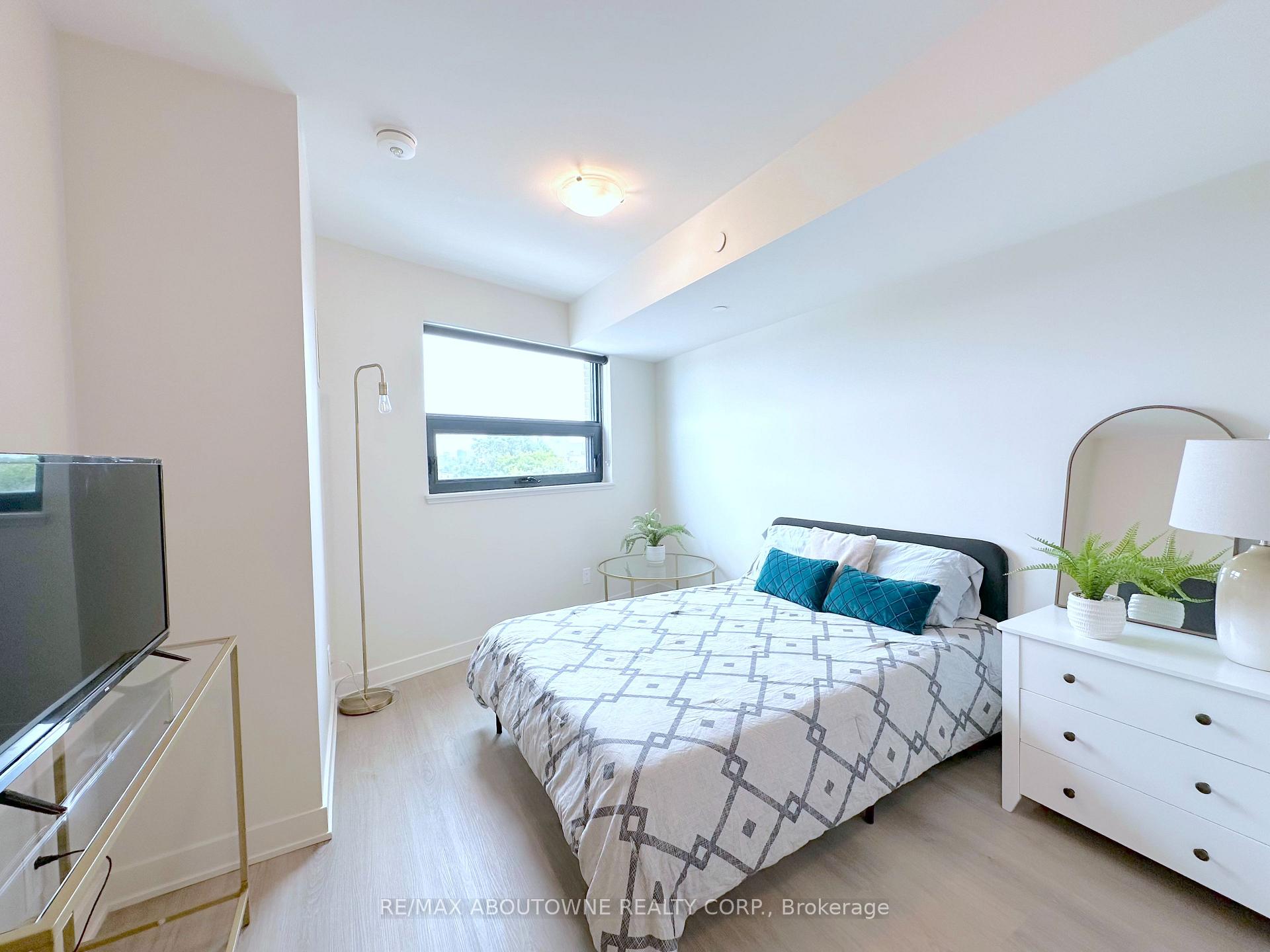 Photo 8 of Unit 521, 3385 Dundas Street W, Toronto, Runnymede-Bloor West Village — HOMEH