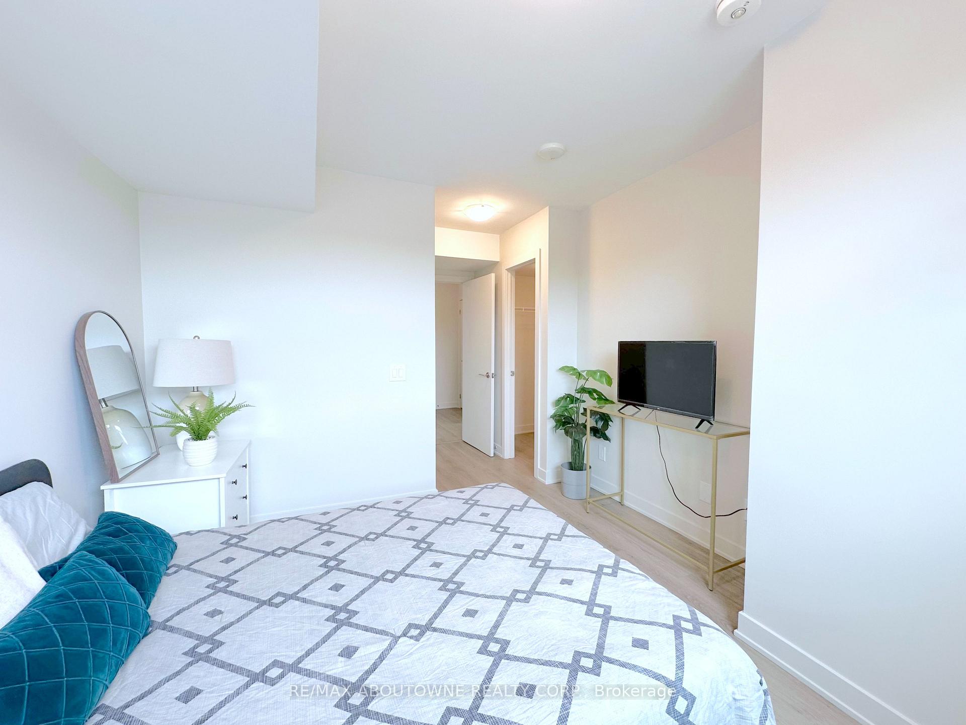 Photo 9 of Unit 521, 3385 Dundas Street W, Toronto, Runnymede-Bloor West Village — HOMEH