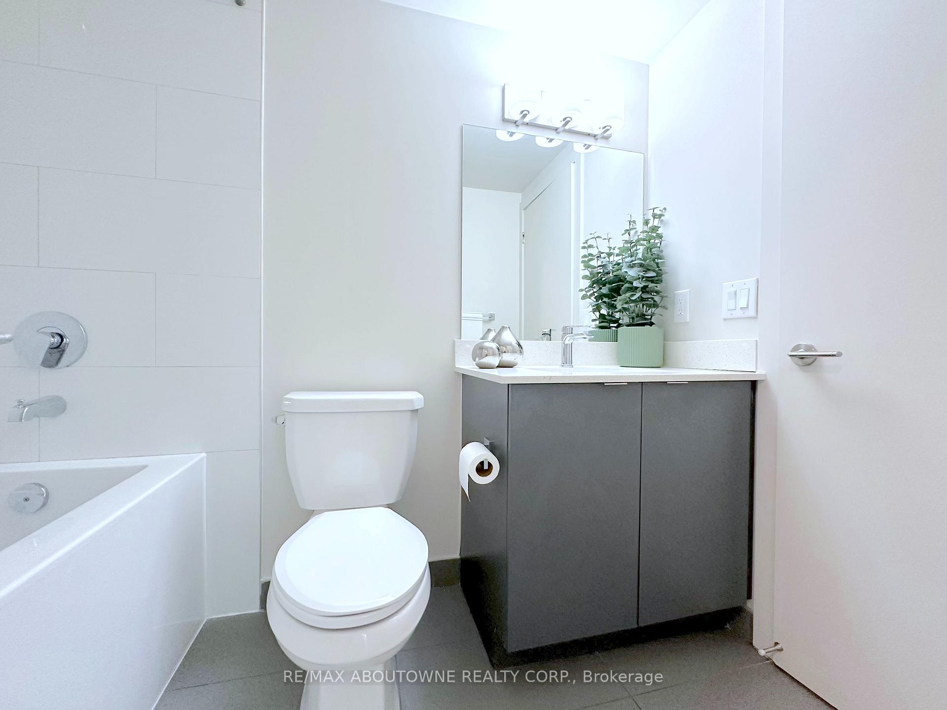 Photo 10 of Unit 521, 3385 Dundas Street W, Toronto, Runnymede-Bloor West Village — HOMEH