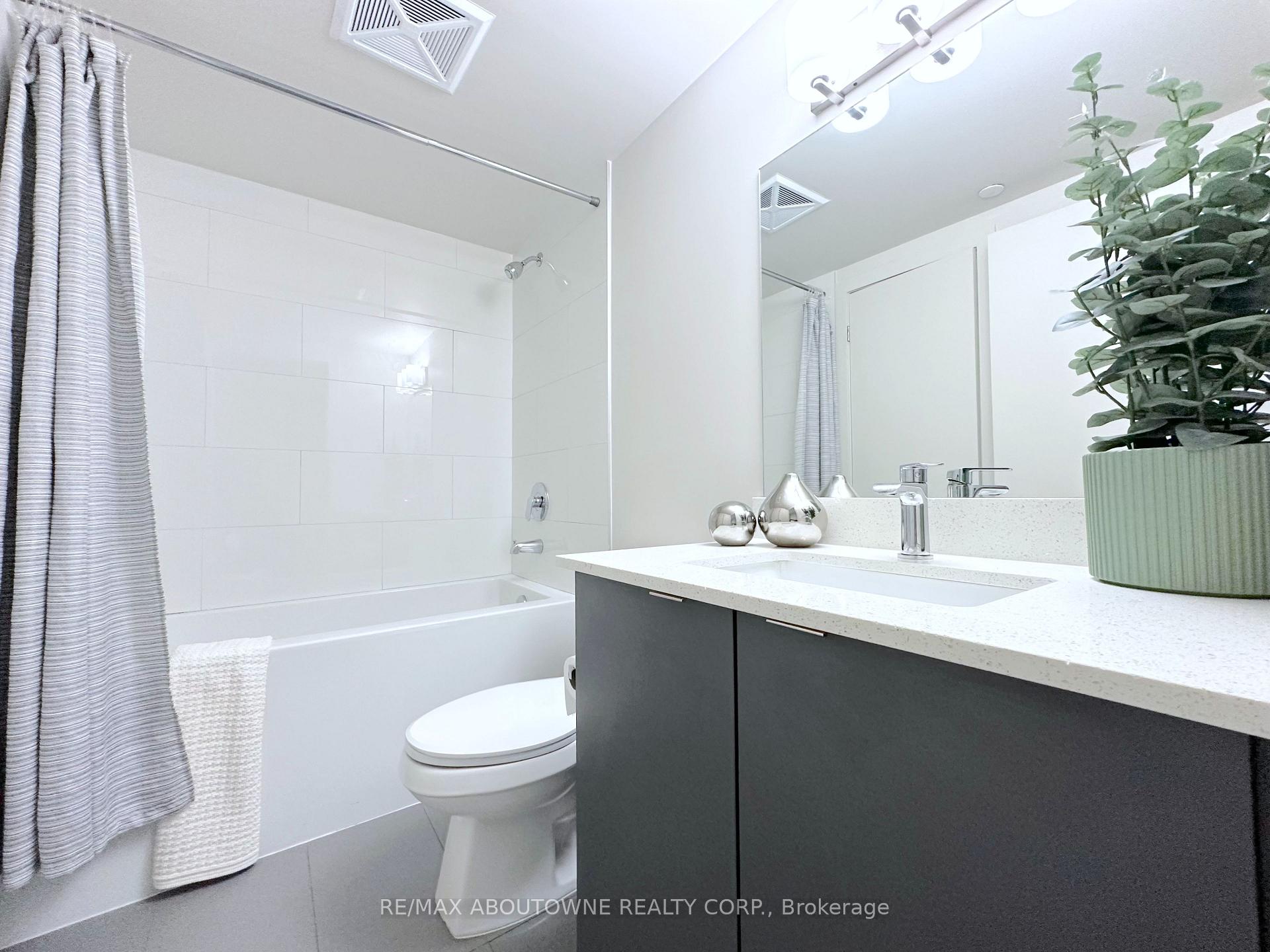Photo 11 of Unit 521, 3385 Dundas Street W, Toronto, Runnymede-Bloor West Village — HOMEH