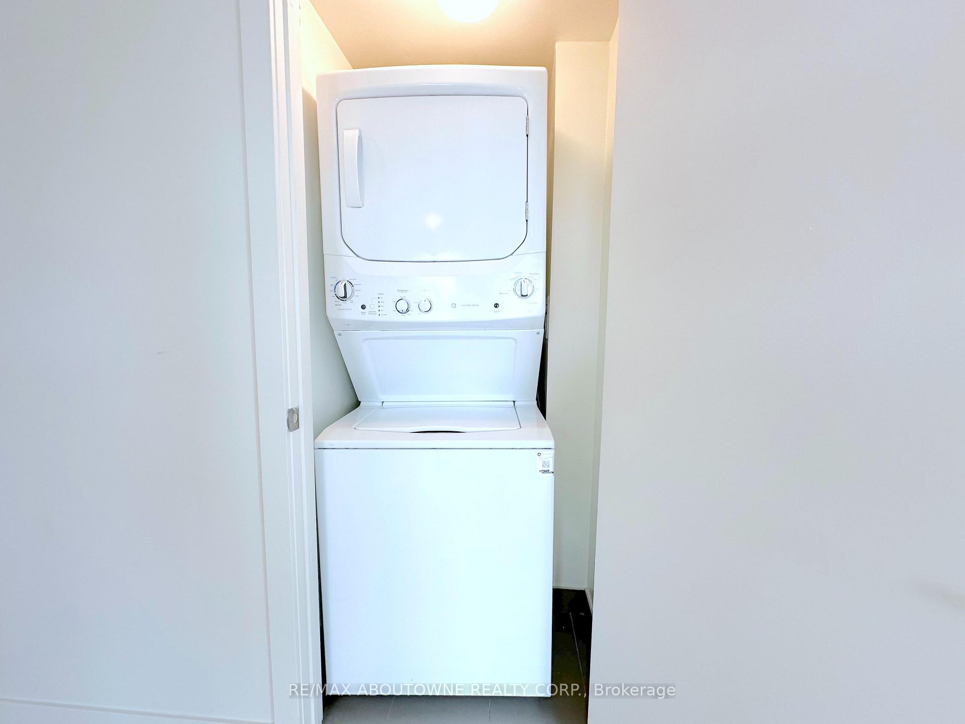 Photo 12 of Unit 521, 3385 Dundas Street W, Toronto, Runnymede-Bloor West Village — HOMEH