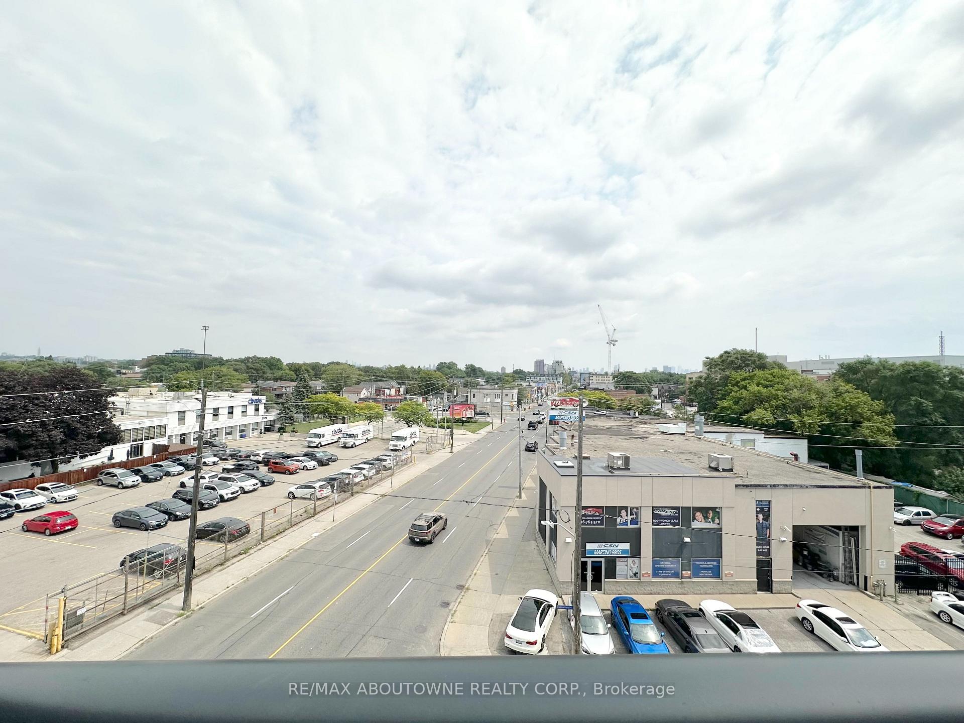 Photo 13 of Unit 521, 3385 Dundas Street W, Toronto, Runnymede-Bloor West Village — HOMEH