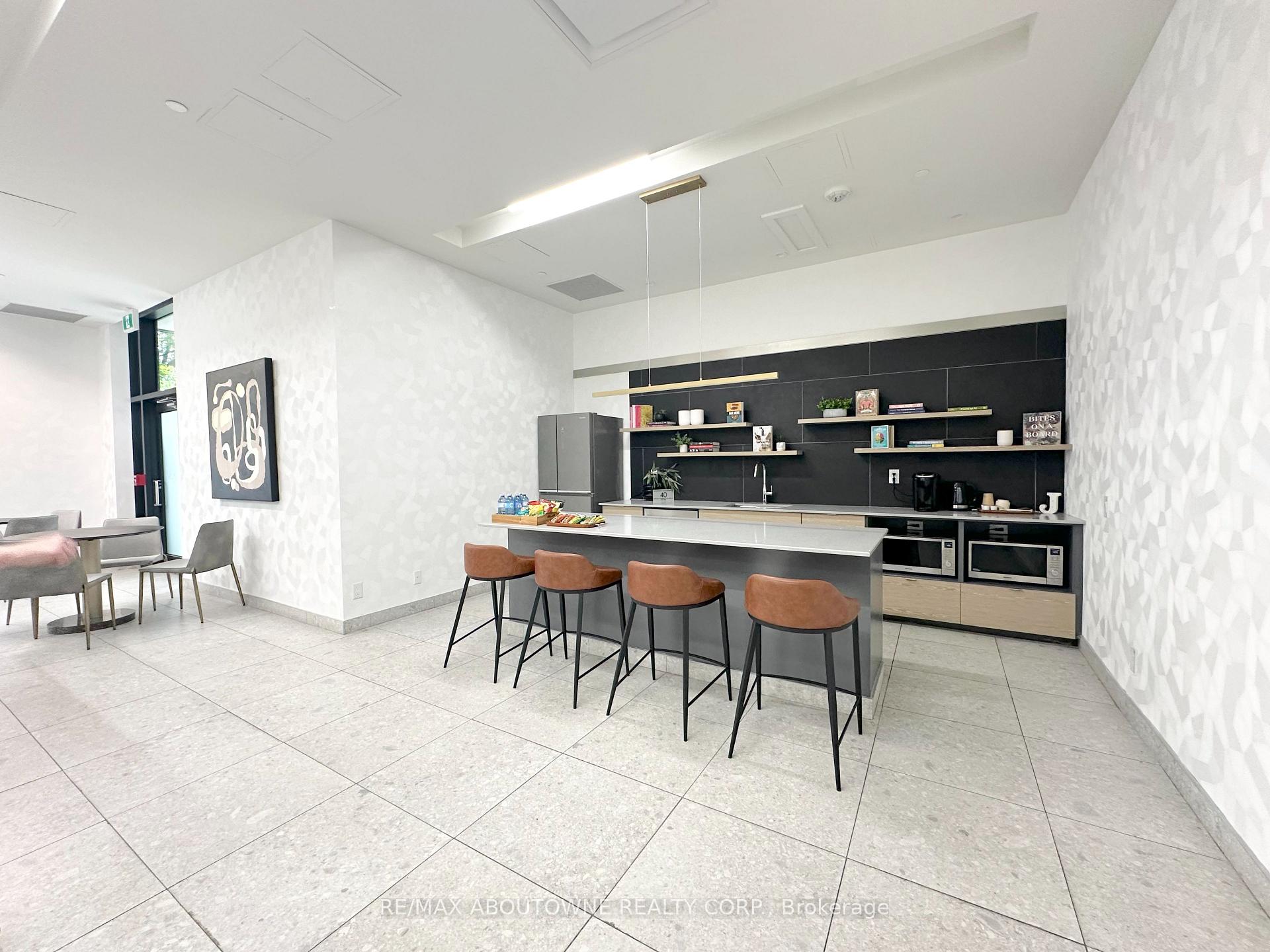 Photo 18 of Unit 521, 3385 Dundas Street W, Toronto, Runnymede-Bloor West Village — HOMEH