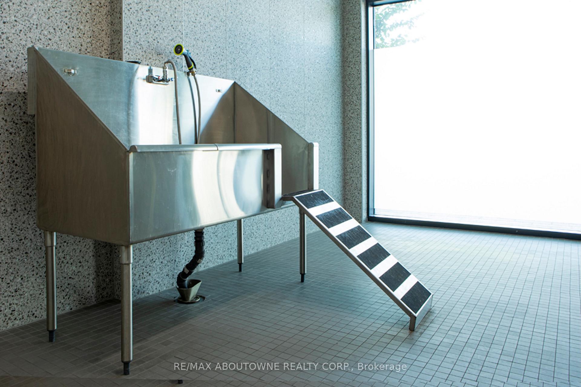 Photo 21 of Unit 521, 3385 Dundas Street W, Toronto, Runnymede-Bloor West Village — HOMEH