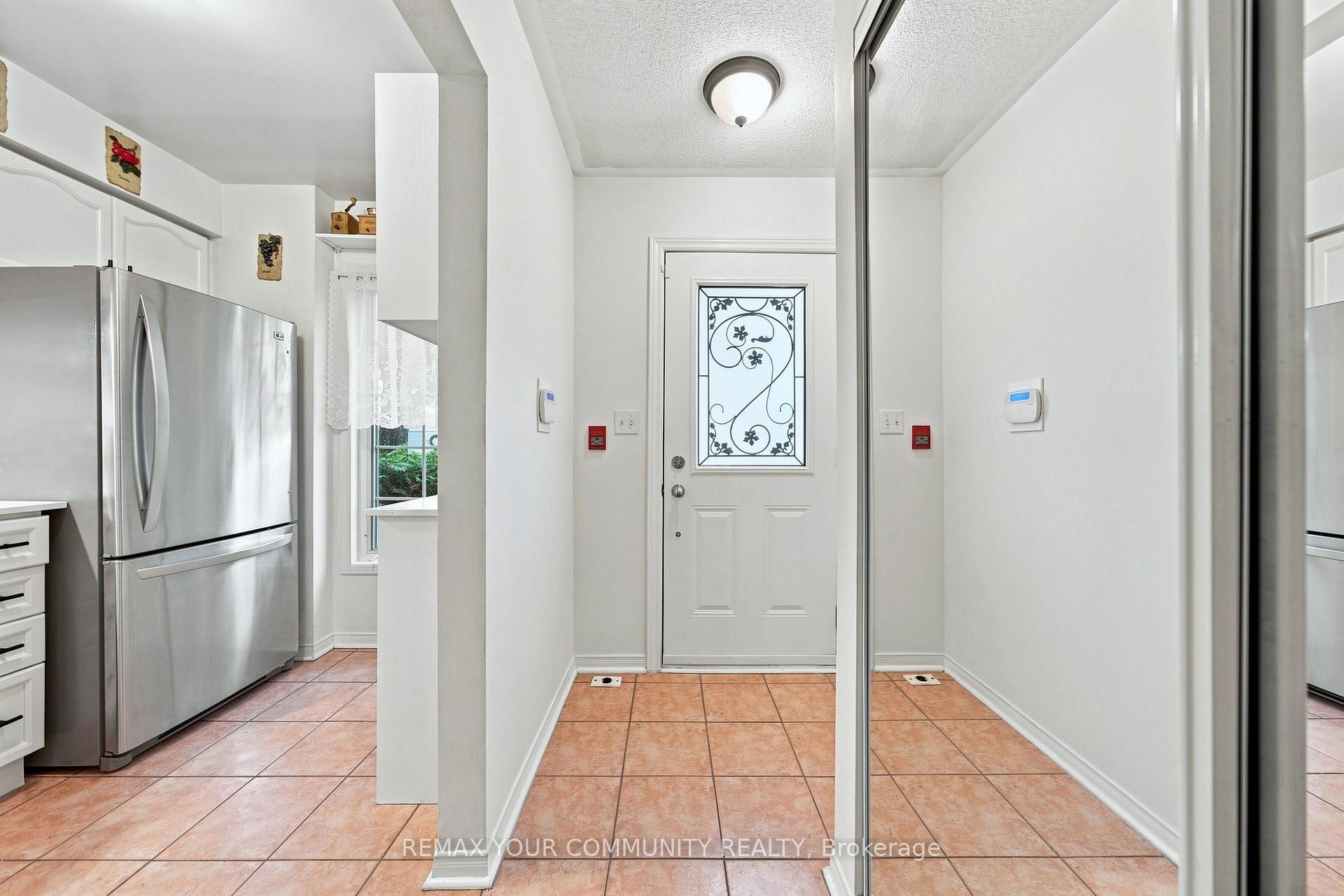 Photo 3 of Unit 11, 210 Manitoba Street, Etobicoke, Mimico — HOMEH