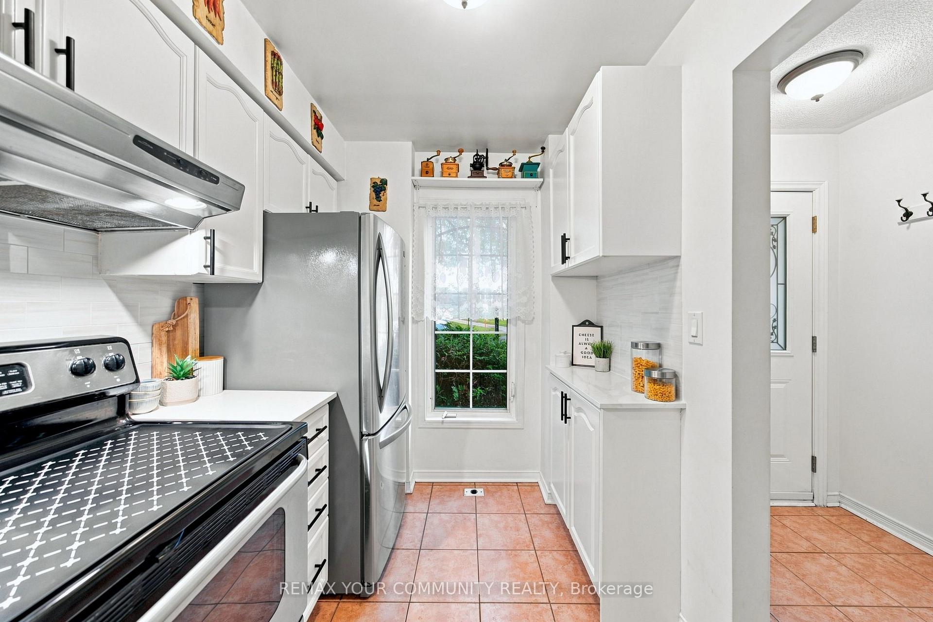 Photo 8 of Unit 11, 210 Manitoba Street, Etobicoke, Mimico — HOMEH