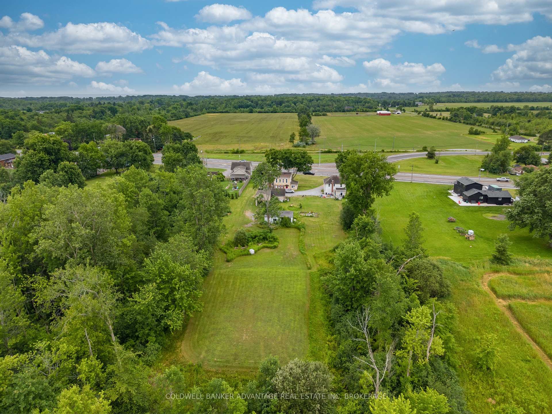 Photo 5 of 2592 3 Highway, Port Colborne, Bethel — HOMEH