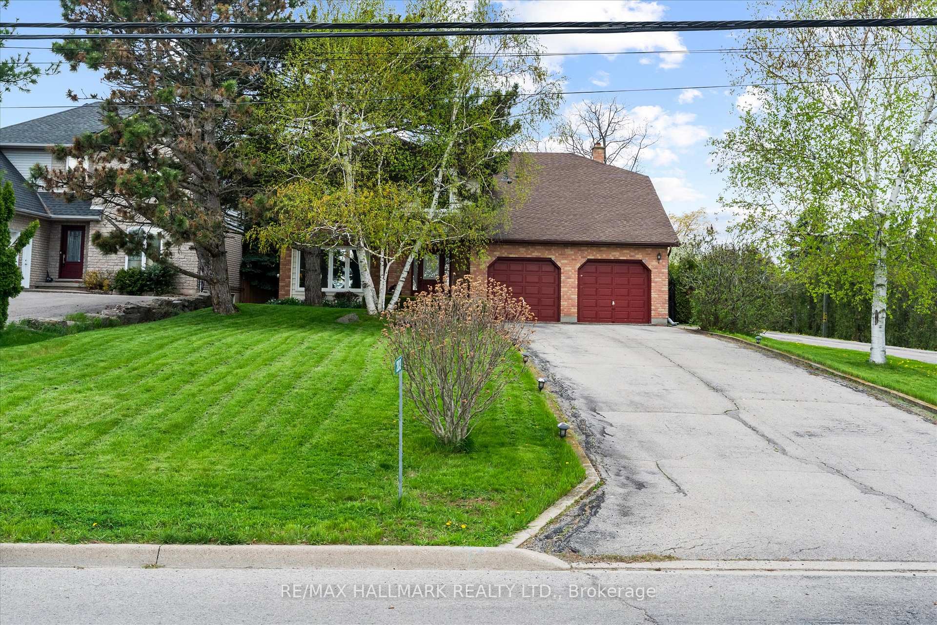 Photo 1 of 203 Jones Road, Hamilton, Stoney Creek — HOMEH